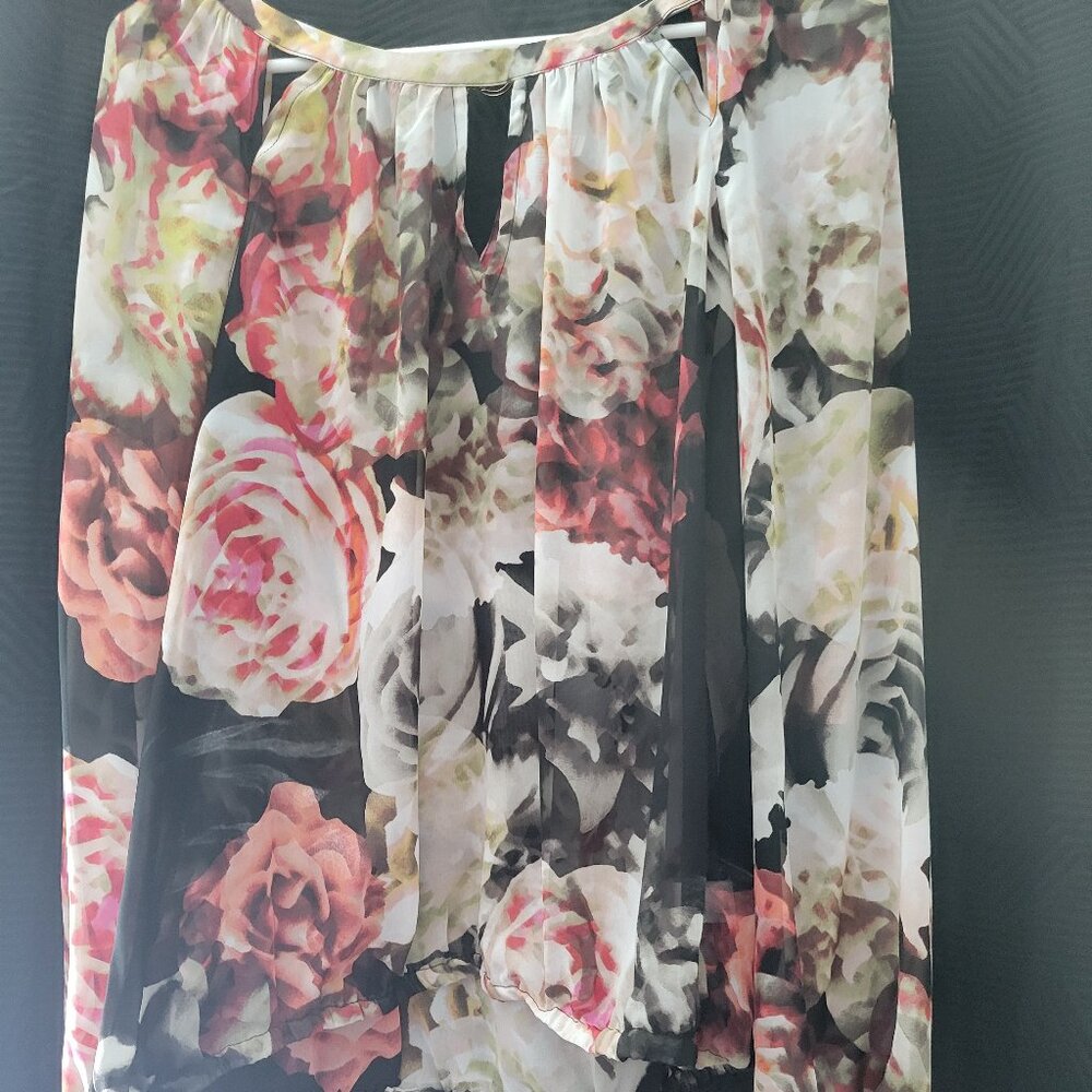 LONG SLEEVE MULTI BLACK WHITE PINK COLOR BLOUSE NEVER WORN SIZE L